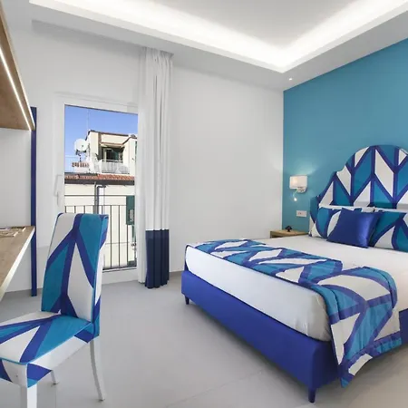 - Luis 2 11 Sorrento